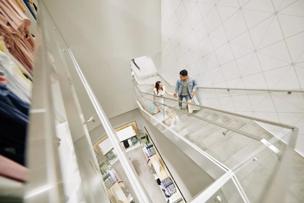 Serviços - Terraços da Cidade couple-in-department-store-2021-08-29-00-37-09-utc